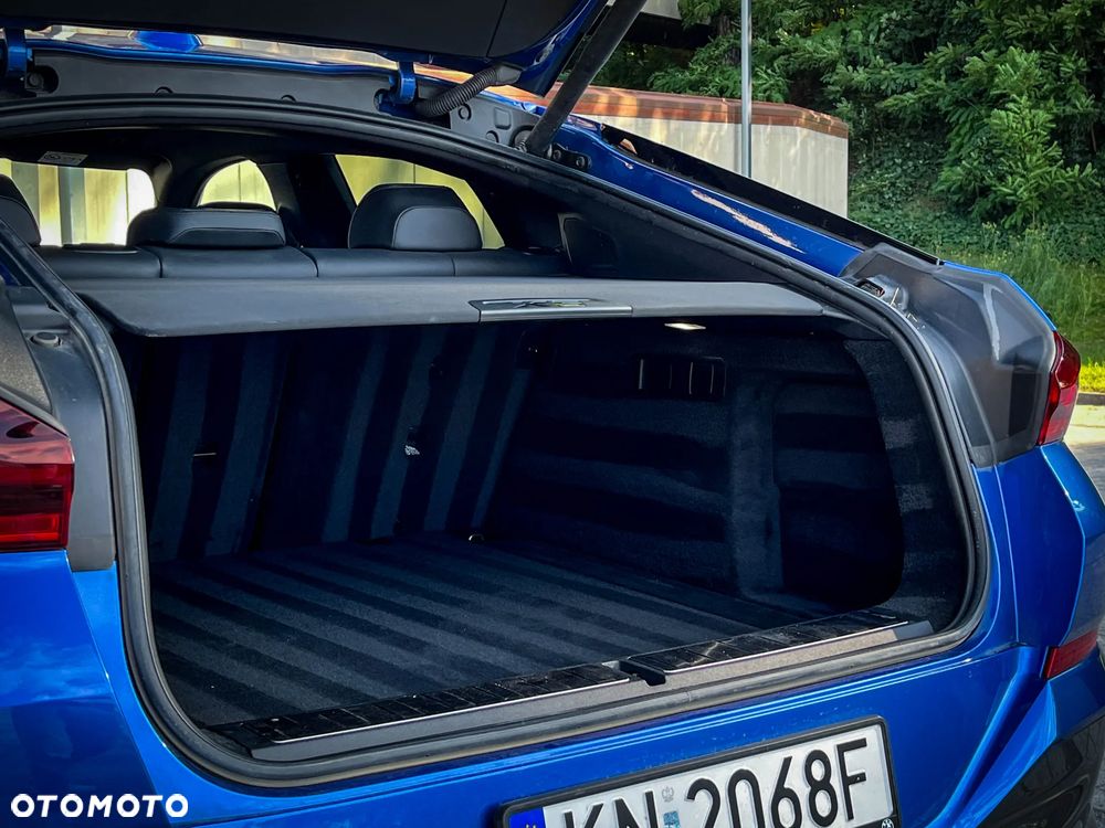 BMW X6 xDrive40d mHEV - 36