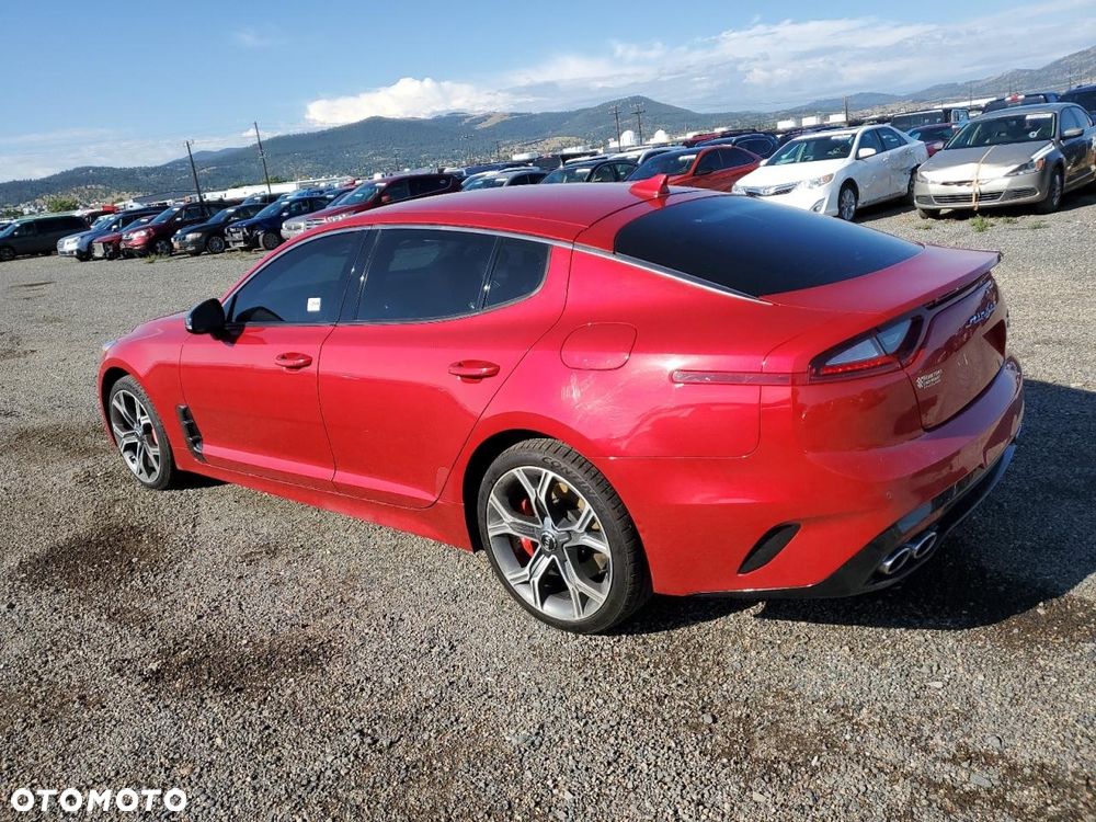 Kia Stinger - 3