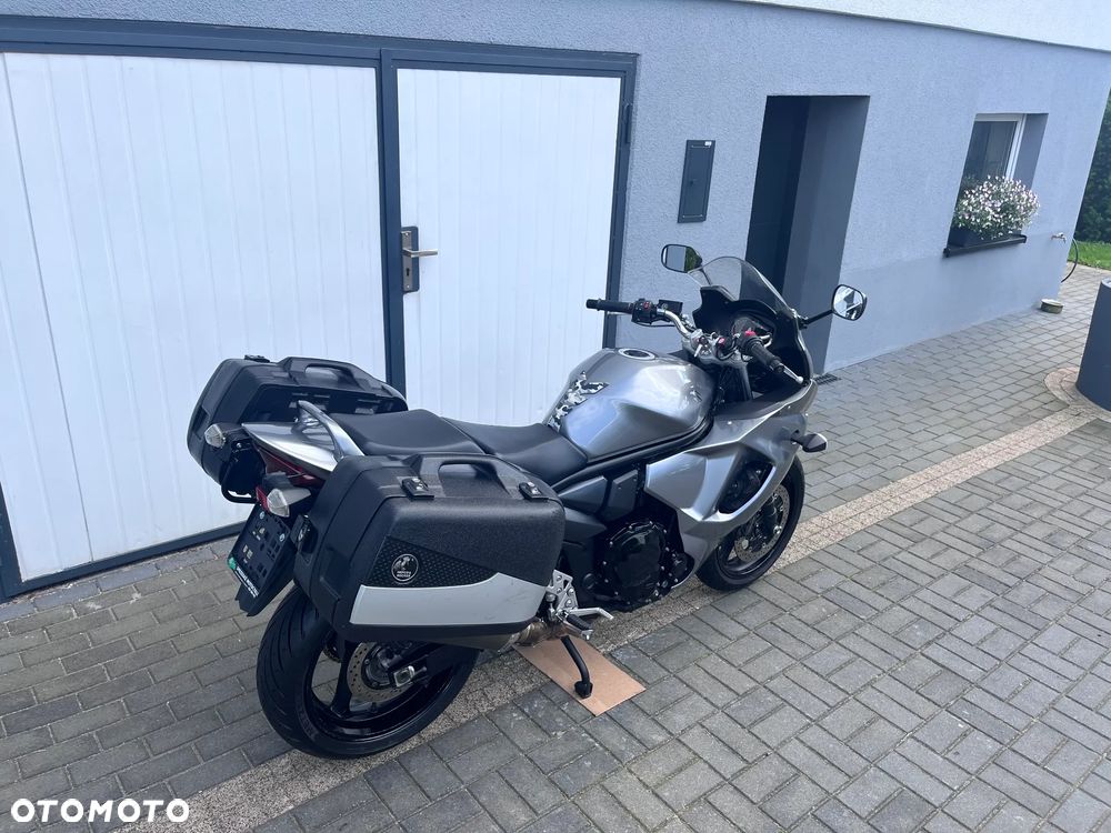 Suzuki GSX - 22