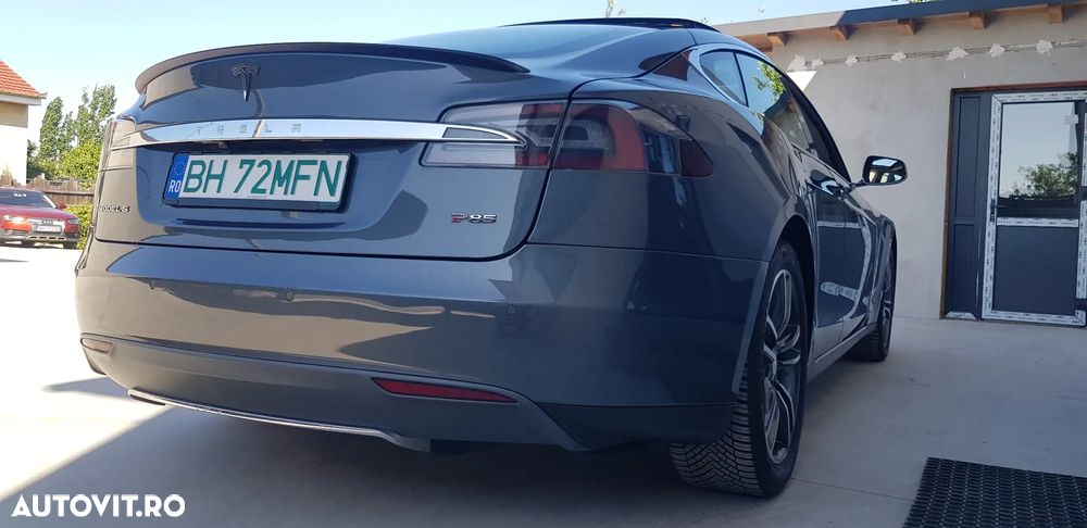Tesla Model S Performance - 10