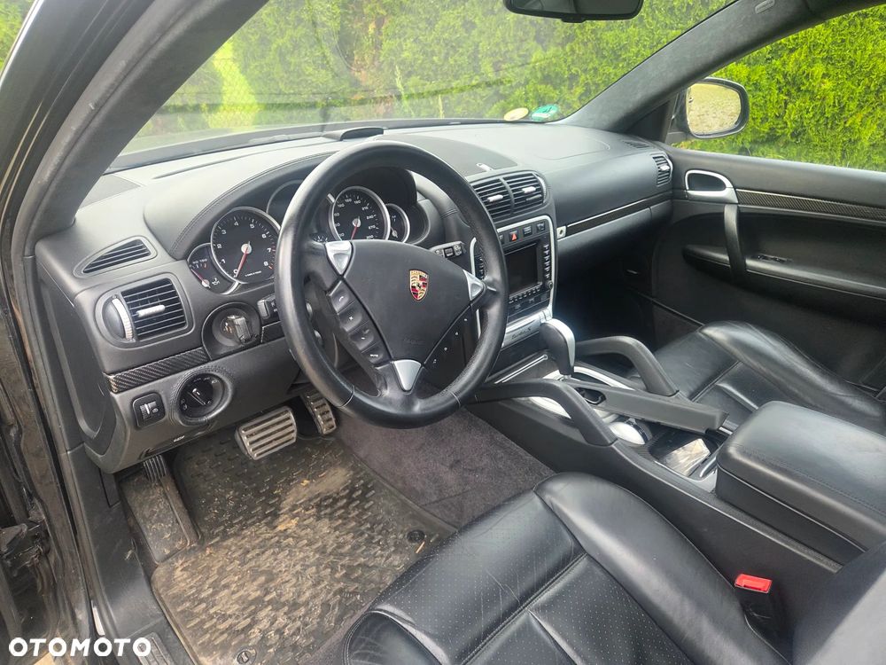 Porsche Cayenne - 4