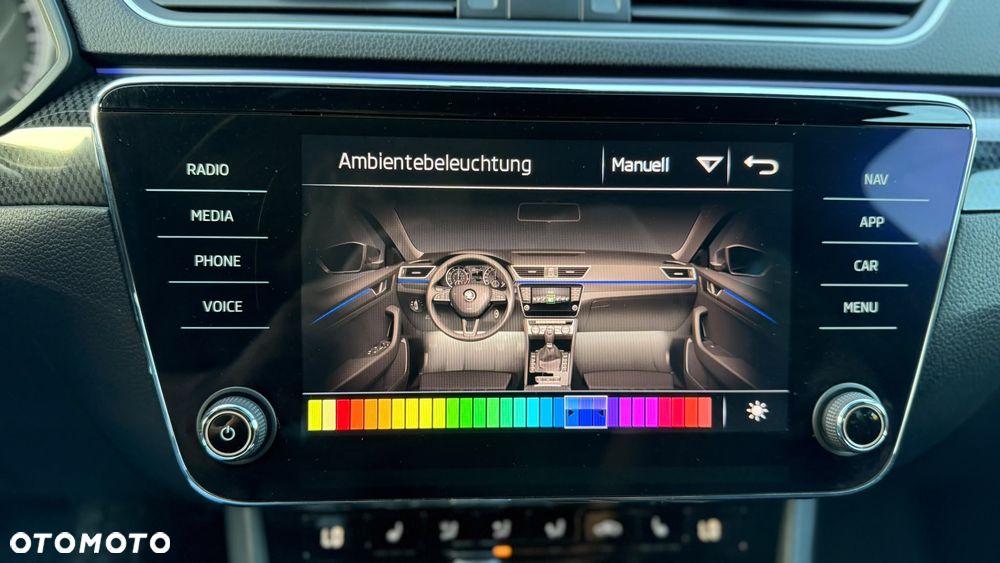 Skoda Superb 2.0 TDI DSG Sportline - 23