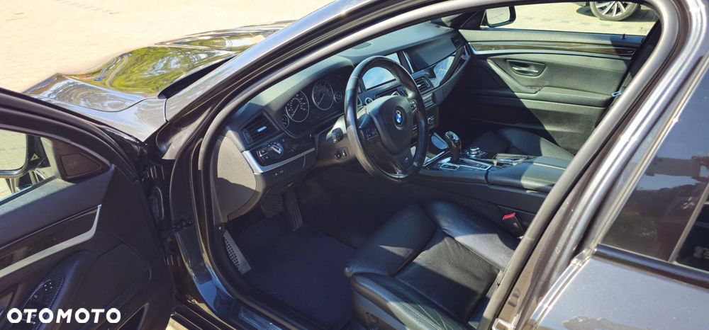 BMW Seria 5 535i xDrive - 15