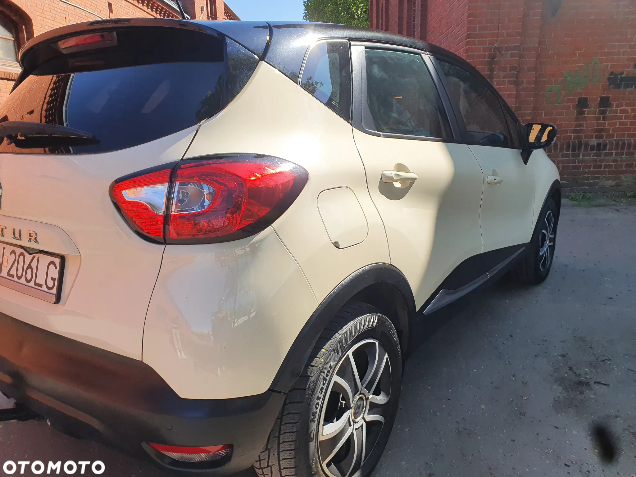 Renault Captur 1.2 TCe Intens EDC - 4
