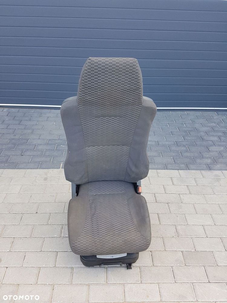 FOTEL SIEDZENIE SIEDZISKO PASAŻERA PRAWY MAN TGA TGX TGS TGL TGM - 1