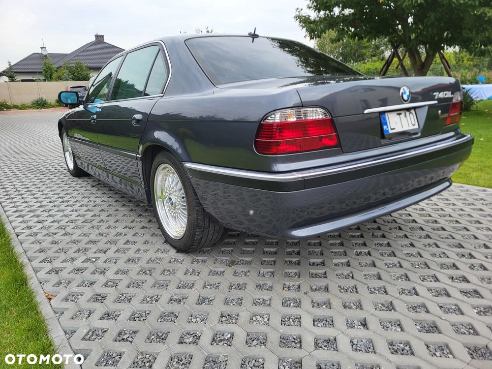 BMW Seria 7 740iL - 7