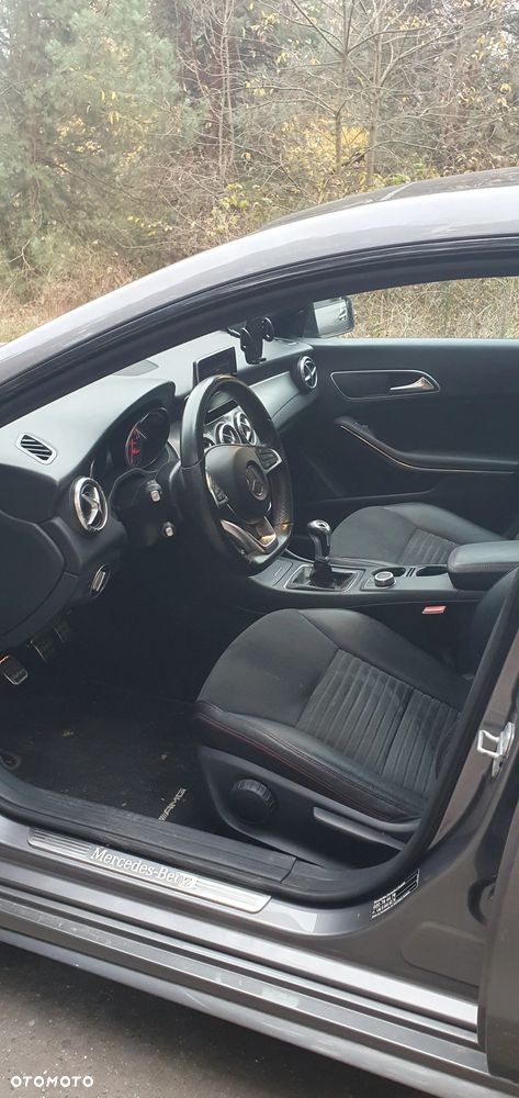 Mercedes-Benz CLA 200 AMG Line - 12