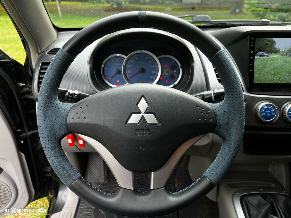 Mitsubishi L200 Pick Up 4x4 Intense Cabine Dupla - 14