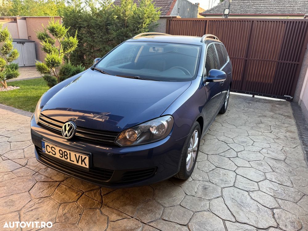 Volkswagen Golf - 1