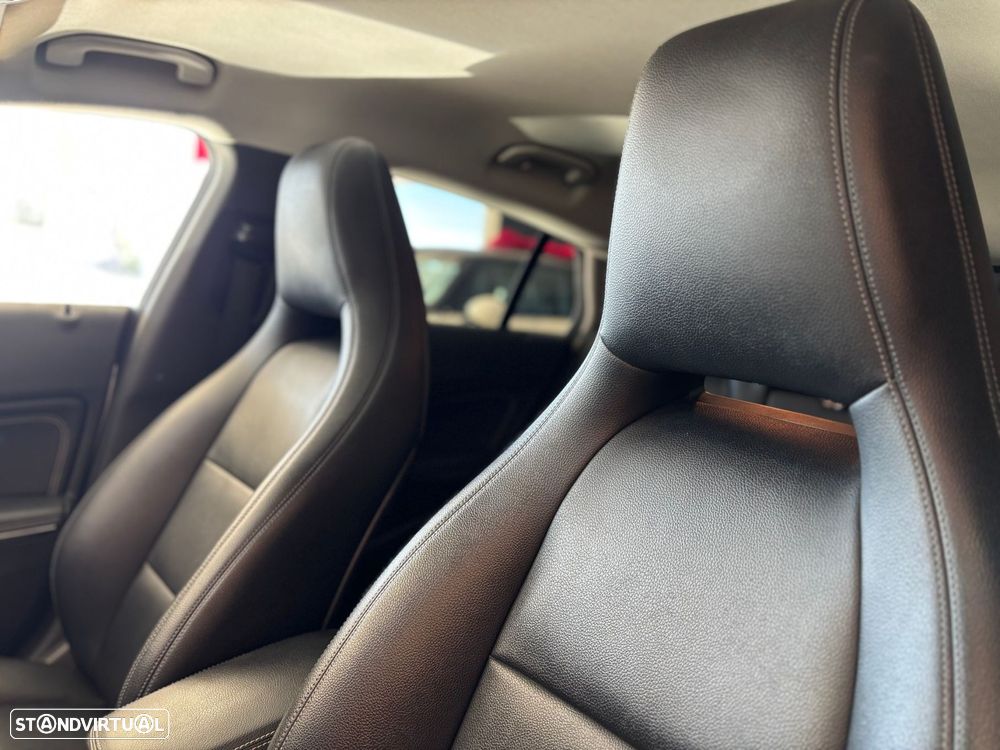 Mercedes-Benz CLA 180 d Shooting Brake Urban - 11