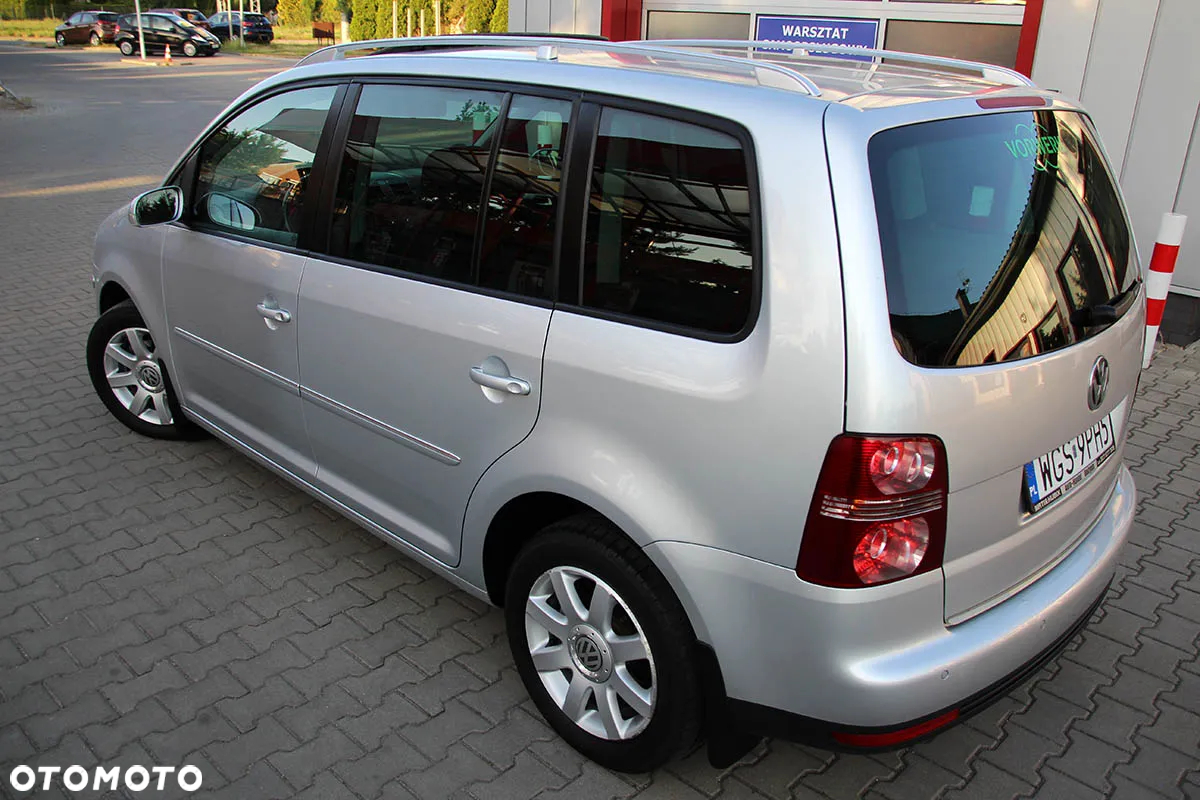 Volkswagen Touran 1.4 TSI DSG Highline - 9