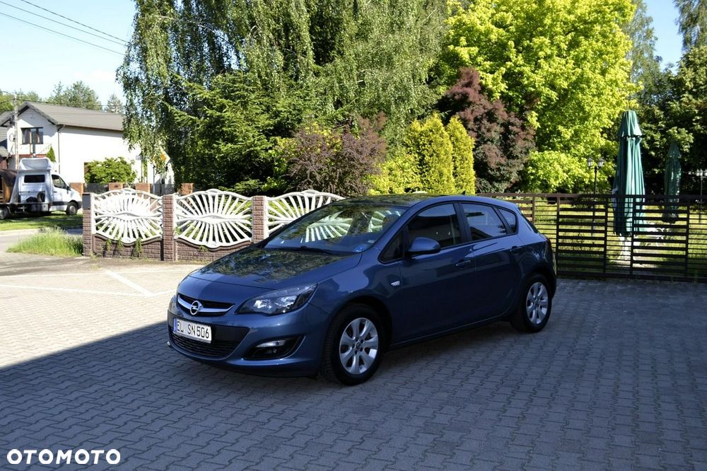 Opel Astra 1.4 Turbo Exklusiv - 4