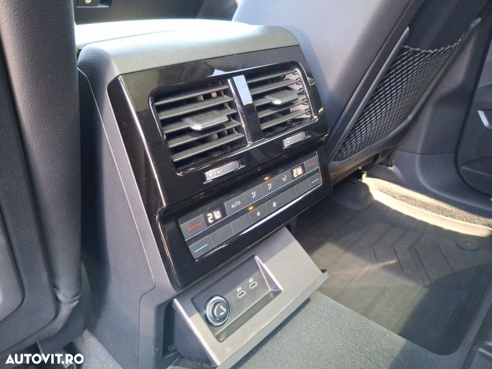 Volkswagen Touareg - 21