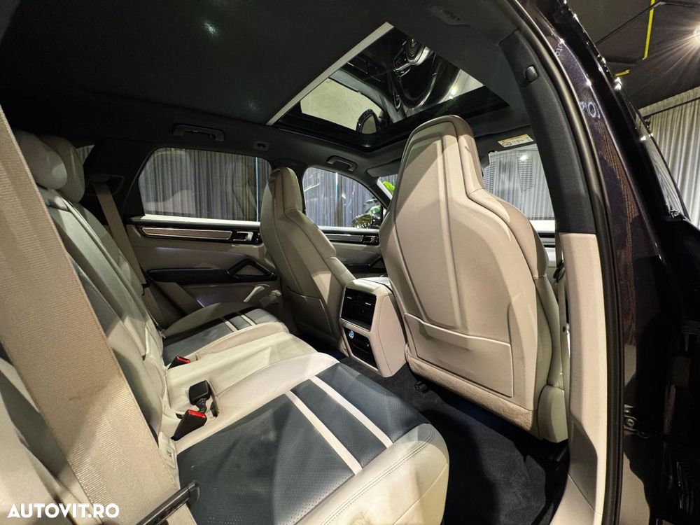 Porsche Cayenne Standard - 18