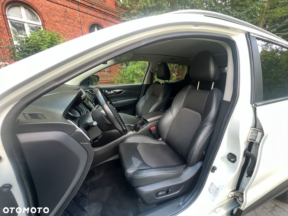 Nissan Qashqai 1.6 DCi Xtronic TEKNA - 7