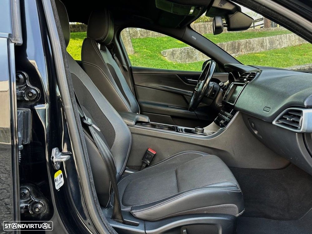 Jaguar XE 2.0 D R-Sport Aut. - 12