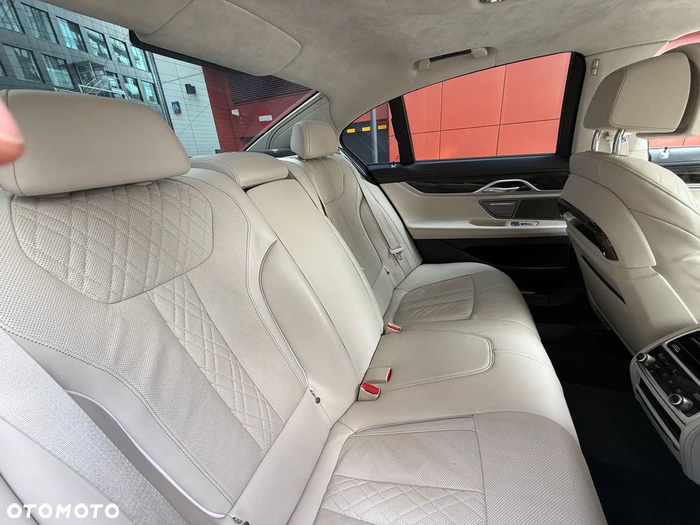 BMW Seria 7 730d xDrive - 9