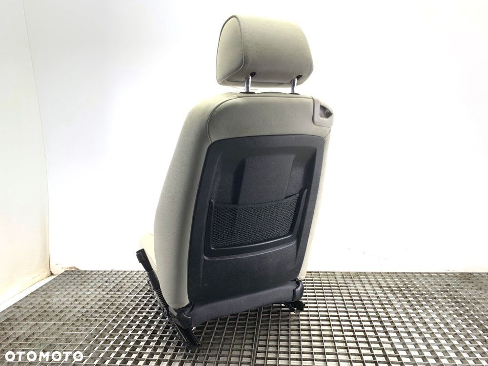 FOTEL PRAWY PRZÓD  BMW 3 coupe (E92) 2005 - 2013 320 i 125 kW [170 KM] benzyna 2007 - 2013 - 6