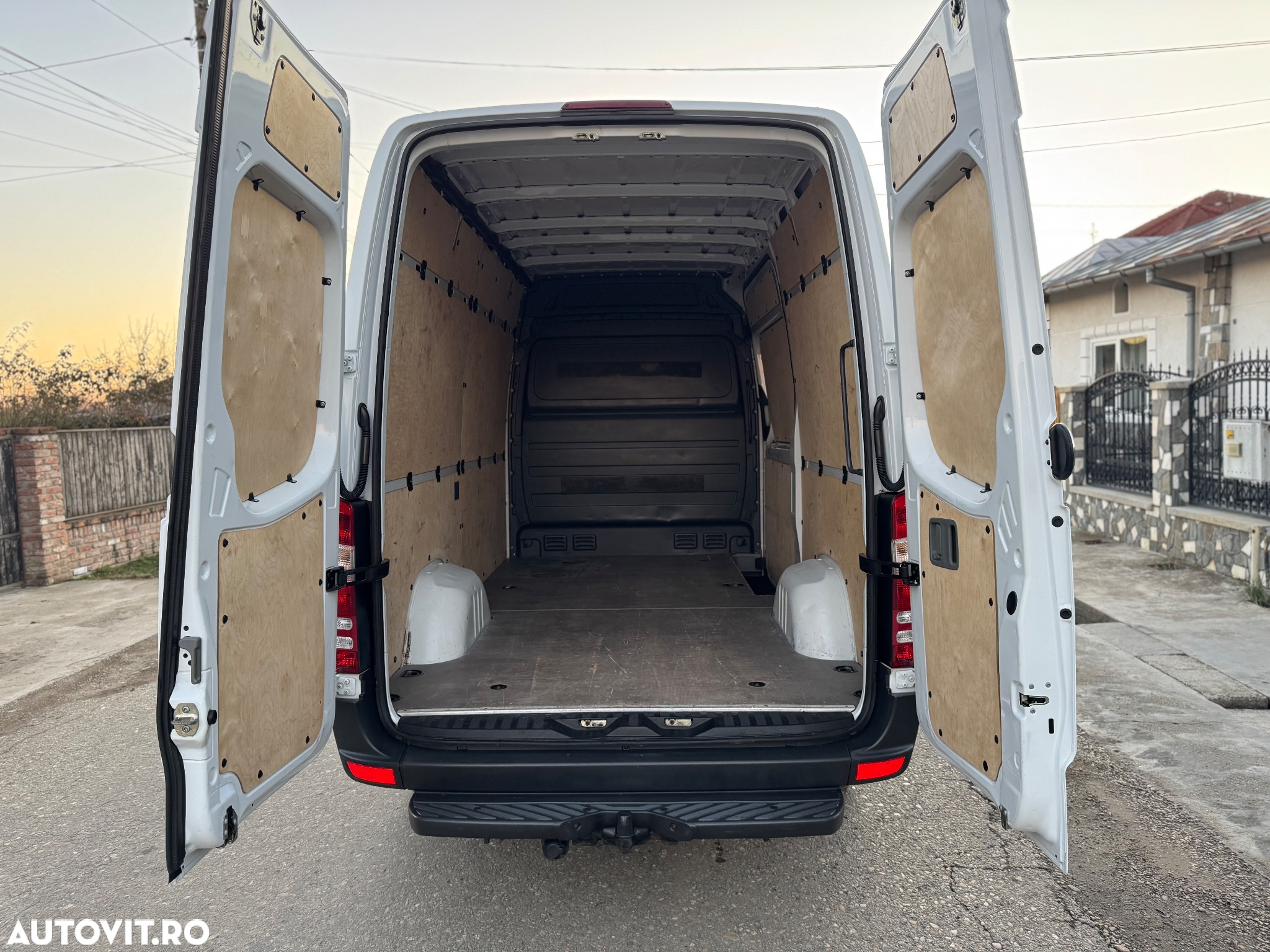 Mercedes-Benz Sprinter - 8