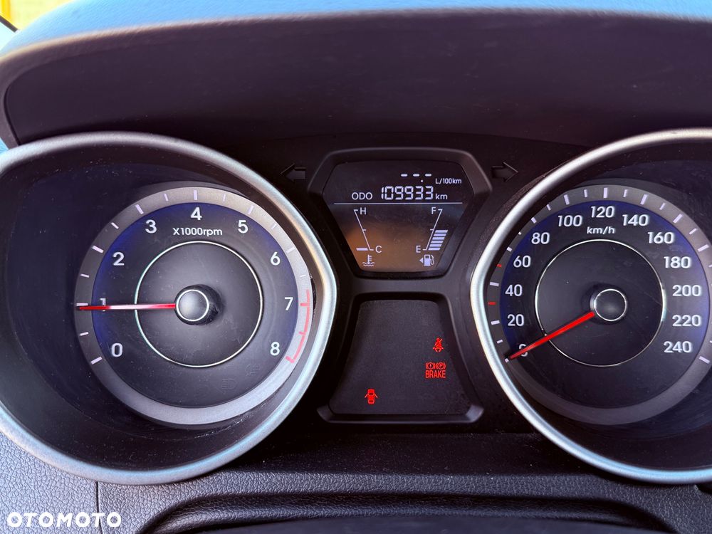 Hyundai Elantra 1.6 Comfort - 9