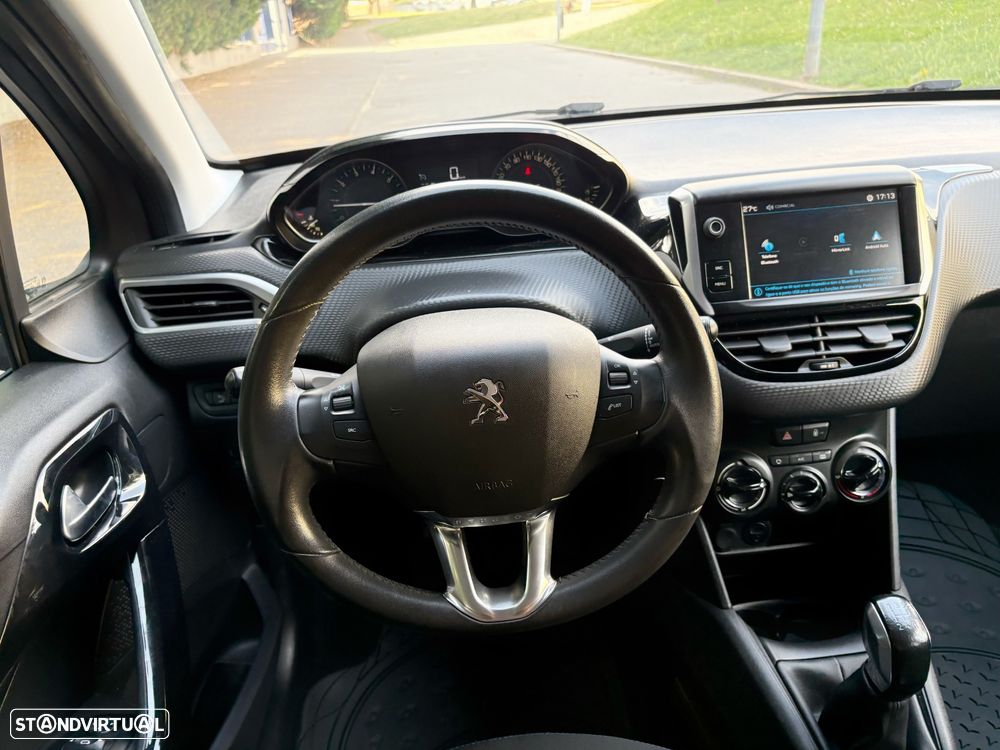 Peugeot 208 1.2 PureTech Style - 18