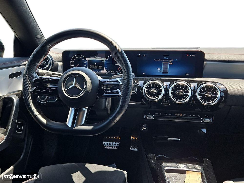 Mercedes-Benz CLA 250 e AMG Line - 13