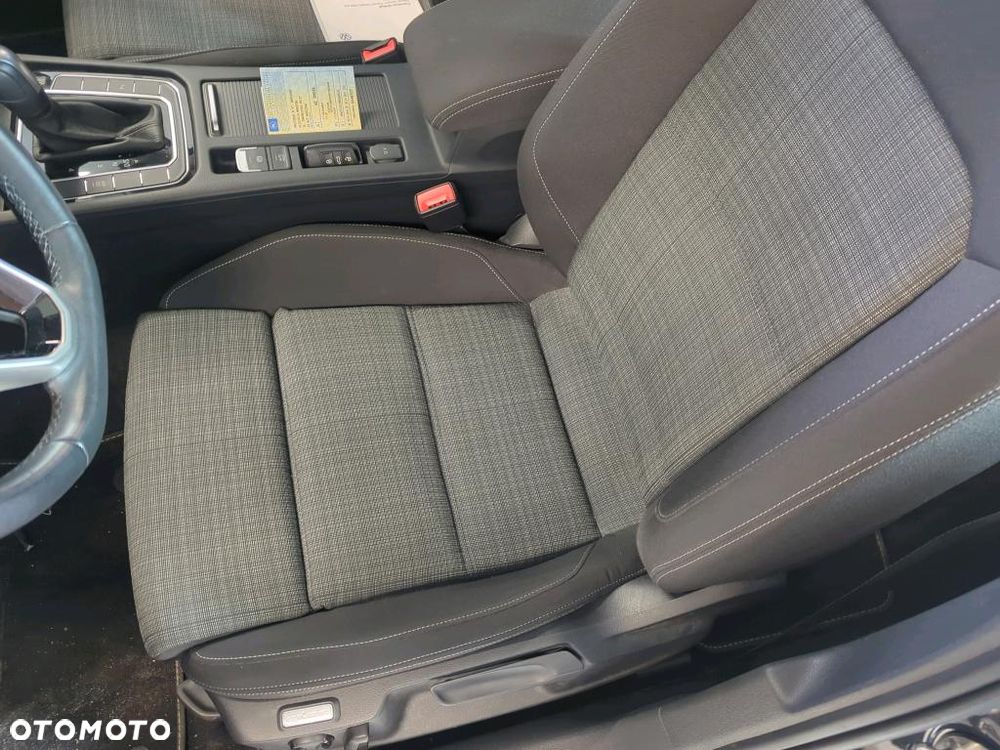 Volkswagen Passat Variant 1.5 TSI EVO Business DSG - 14