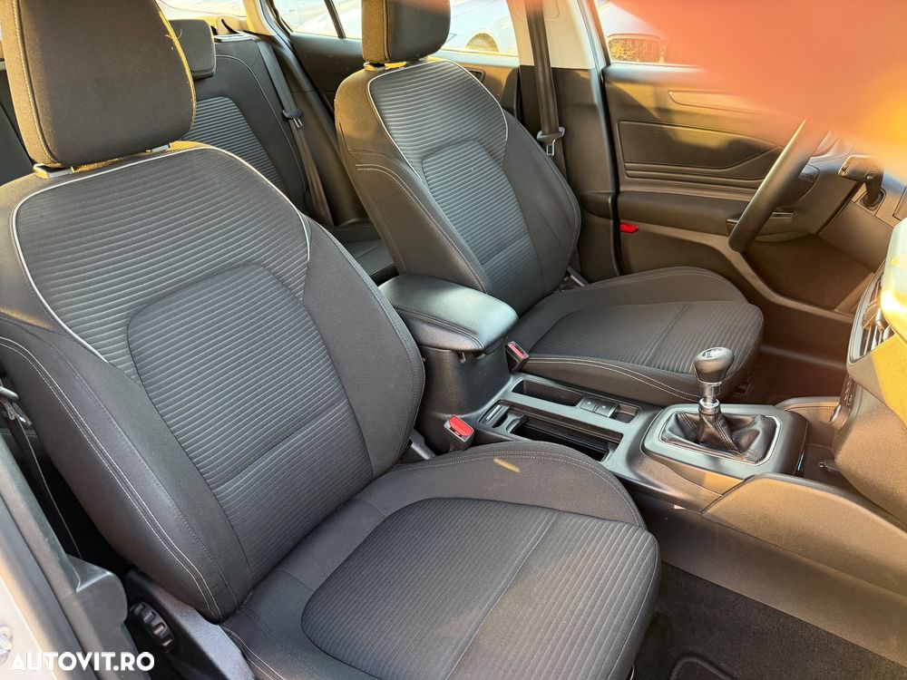 FORD Focus 2023 — imagine 14