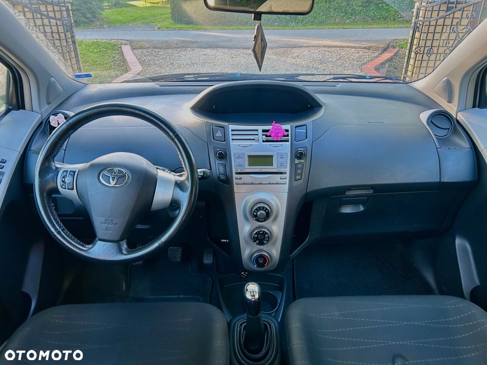 Toyota Yaris 1.3 VVT-i Luna - 5