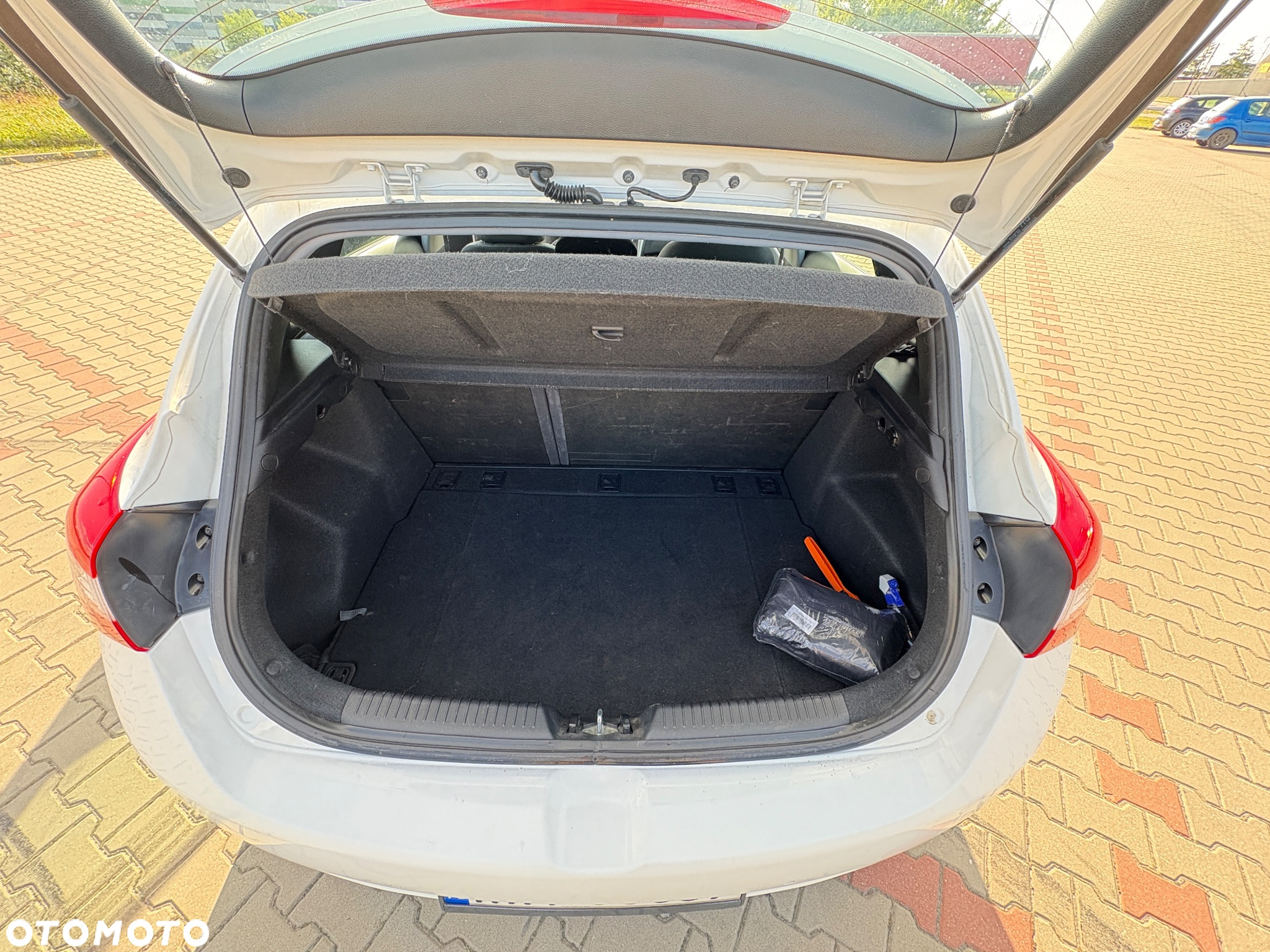 Hyundai i30 1.6 CRDi BlueDrive Premium DCT - 23