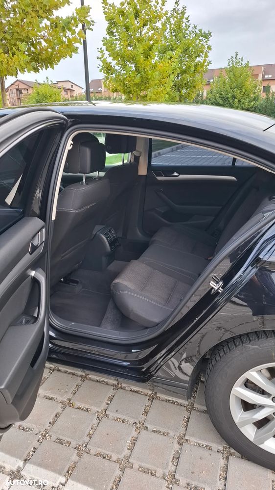 Volkswagen Passat 1.6 TDI Comfortline - 8