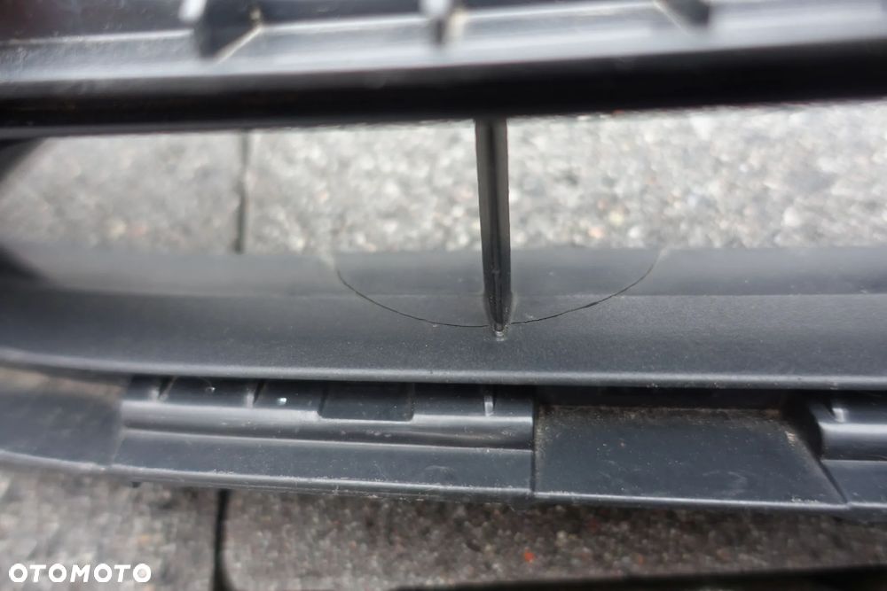 KRATKA ŚRODKOWA ZDERZAKA AUDI A6 C7 LIFT 14-18r. A6 C8 18r.- SLINE ALLROAD - 8