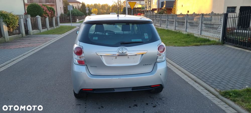 Toyota Verso 2016 photo 5