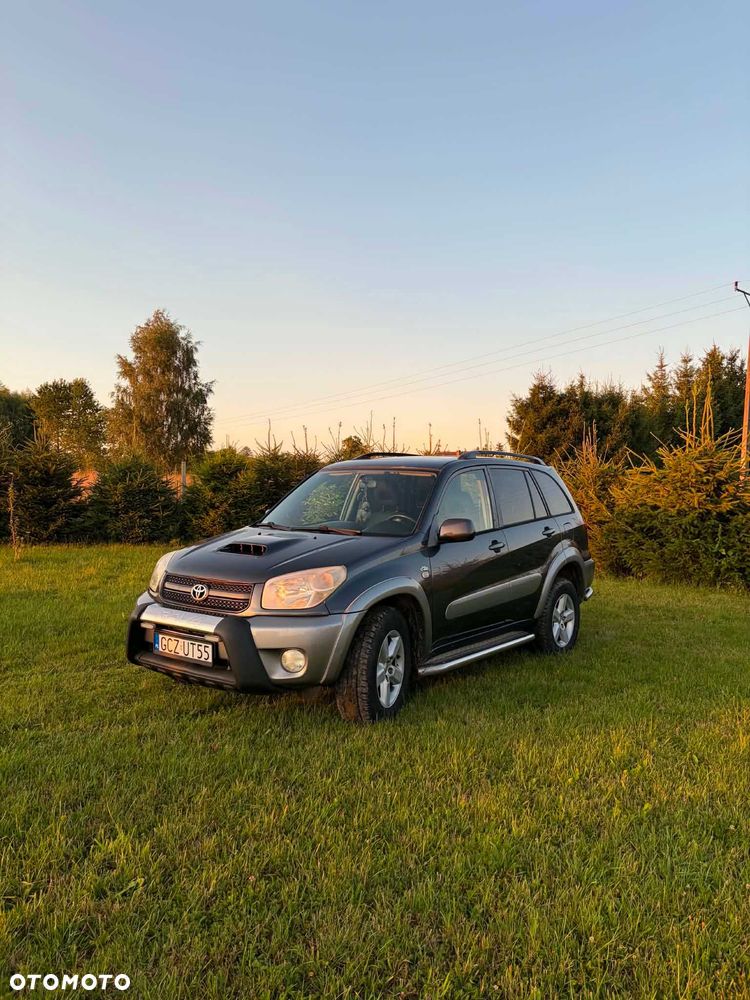 Toyota RAV4 - 1