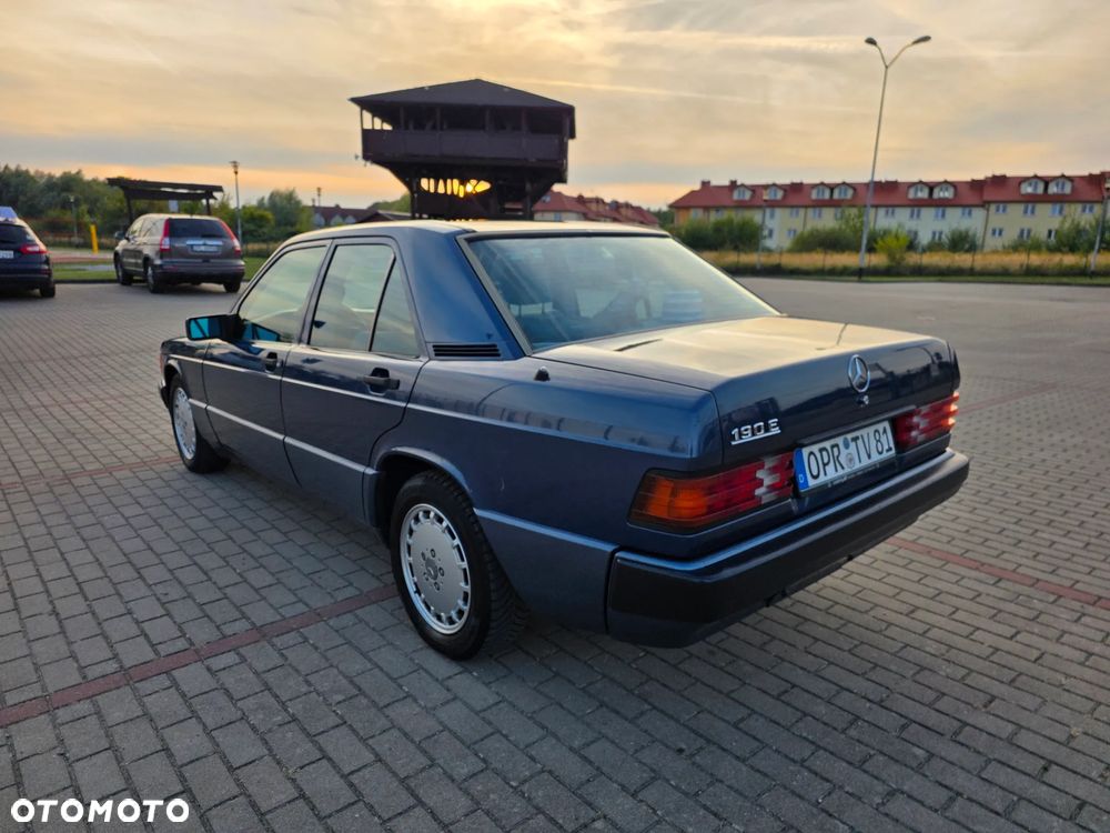Mercedes-Benz W201 (190) - 7