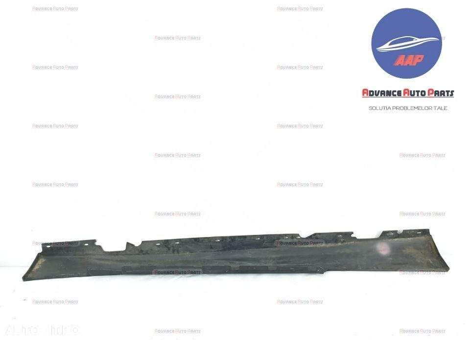 Ornament prag stanga M original in stare buna BMW Seria 1 E81-E88 2004 - 2