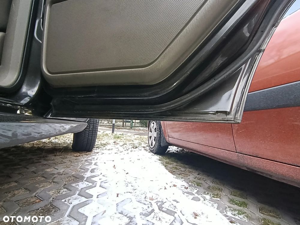 Jeep Grand Cherokee - 21