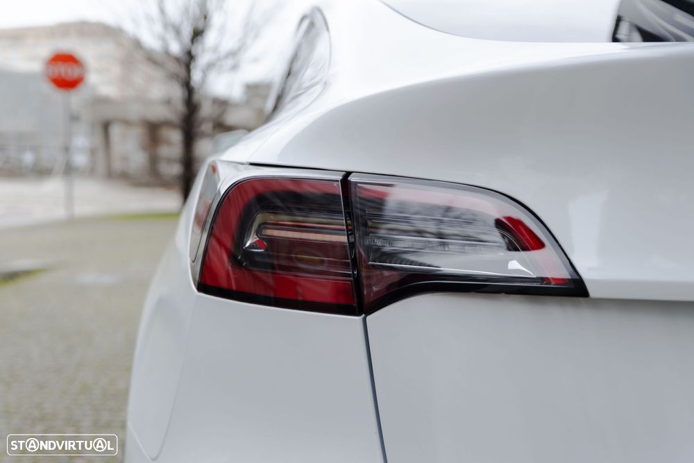 Tesla Model Y Long Range Tração Integral - 19