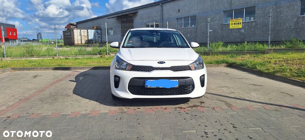 Kia Rio 1.2 L - 3