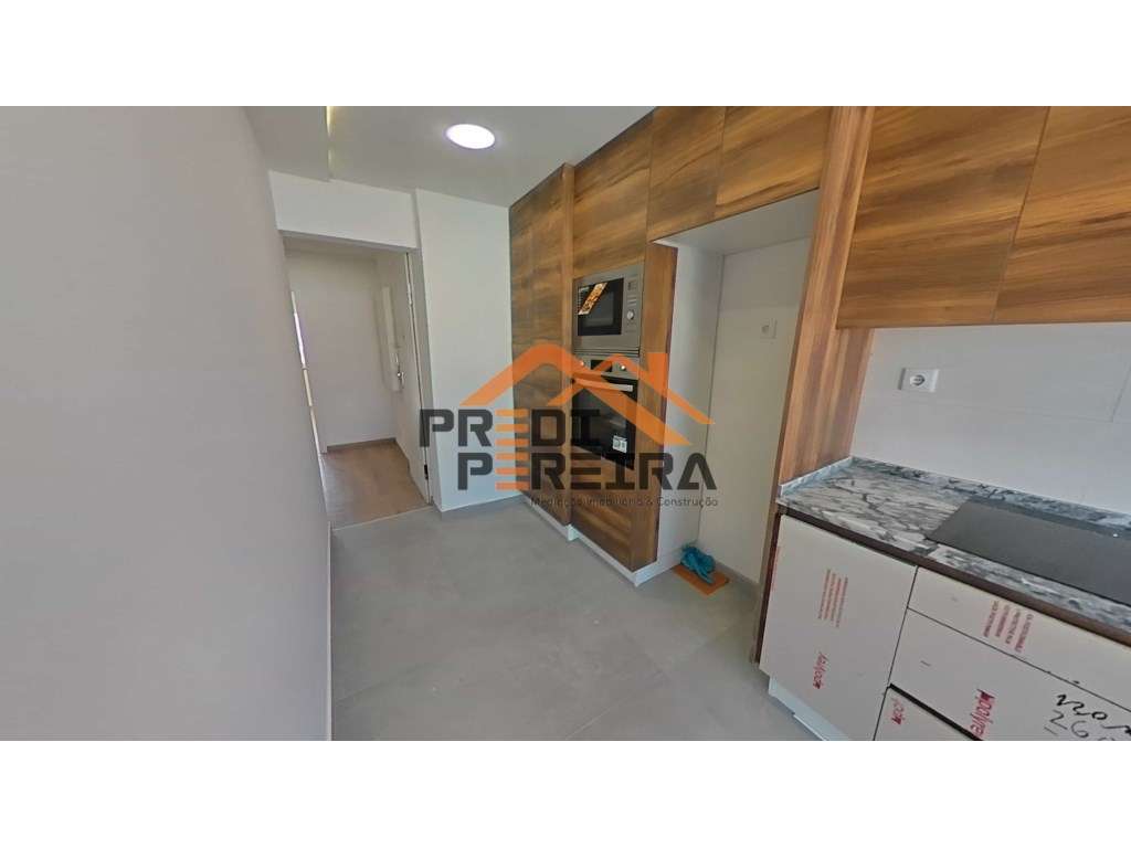 Imóvel T3, totalmente remodelado, com acabamentos de qualidade. - Grande imagem: 4/22