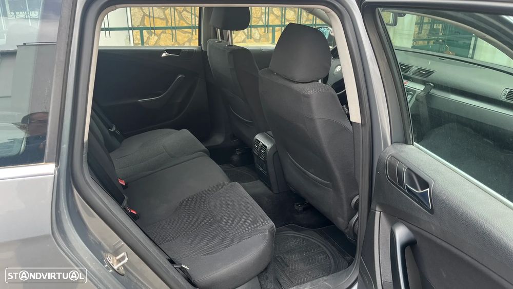 VW Passat Variant 2.0 TDI Confortline - 11