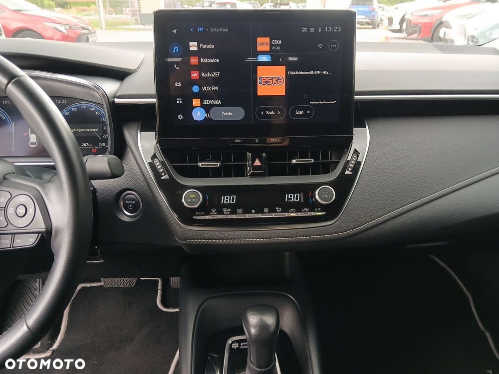 Toyota Corolla 1.8 Hybrid Comfort - 29