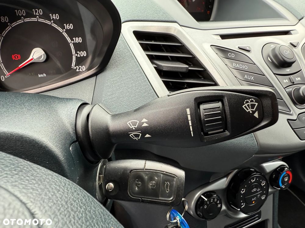 Ford Fiesta 1.25 Ambiente - 25