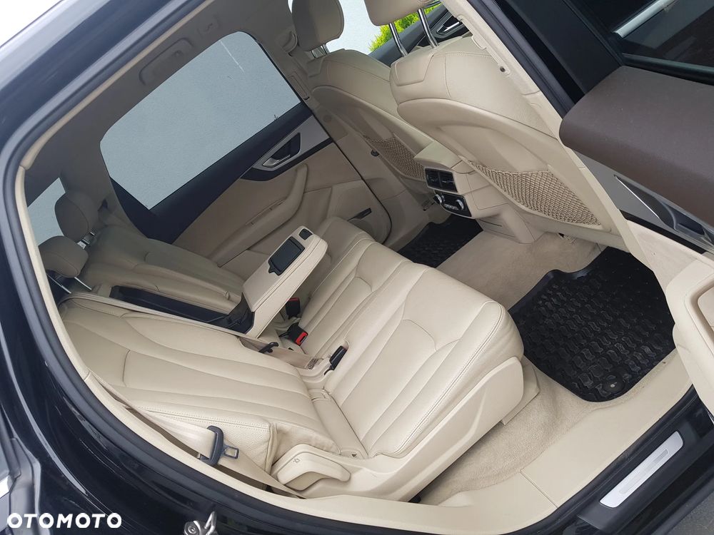 Audi Q7 - 9