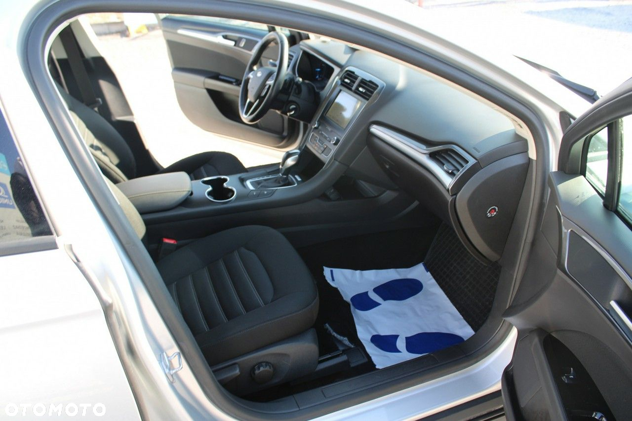 Ford Mondeo - 35