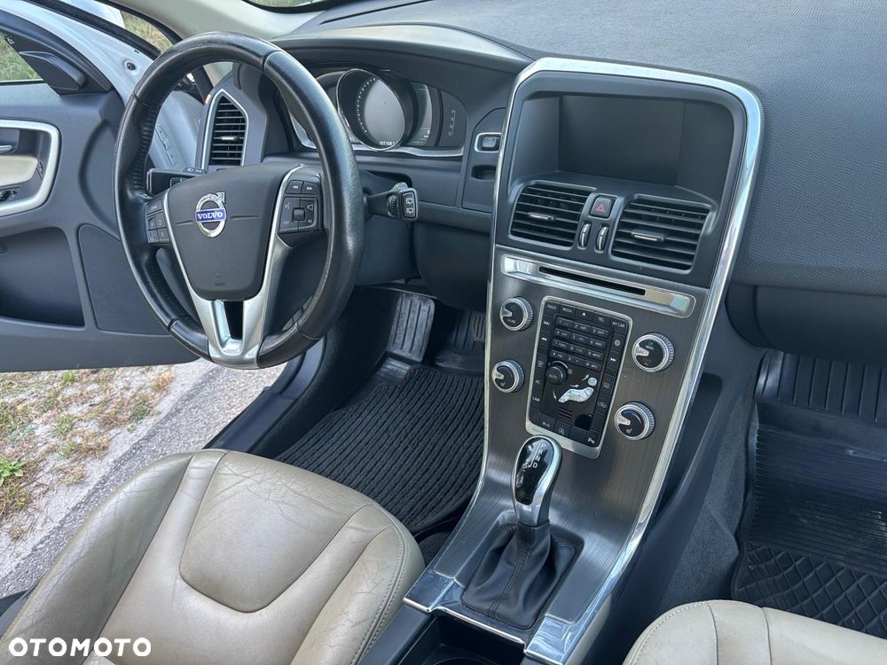 Volvo XC 60 T6 AWD Drive-E Momentum - 16