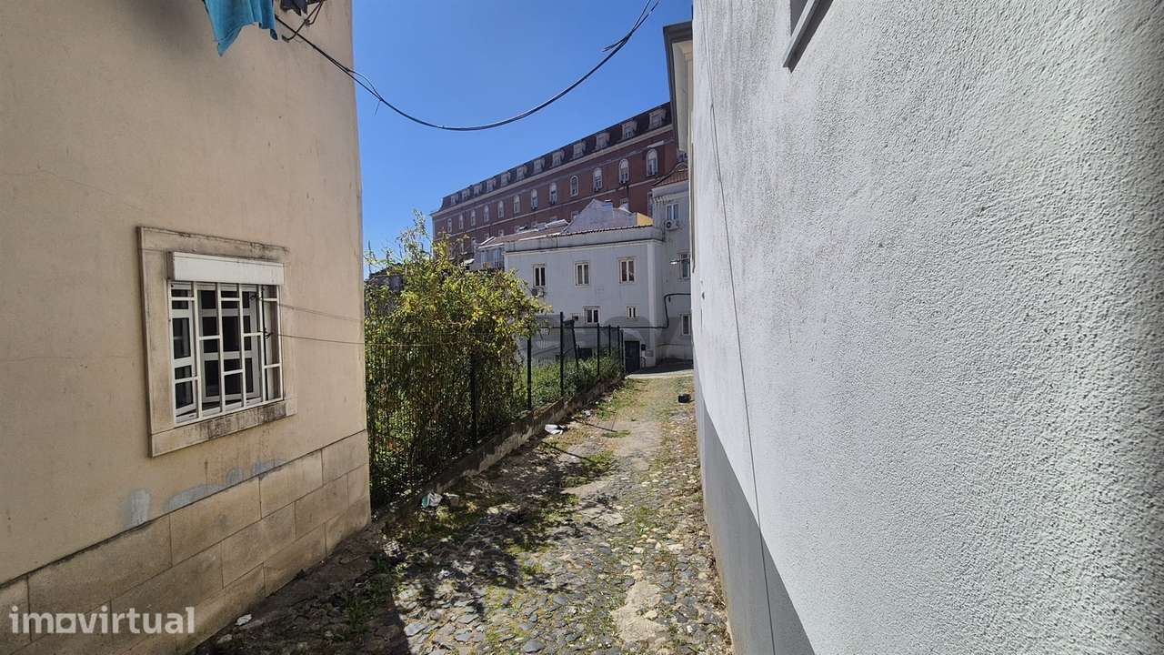 Armazém/comércio com 60m2 em Arroios com hipótese de transformação - Grande imagem: 4/18