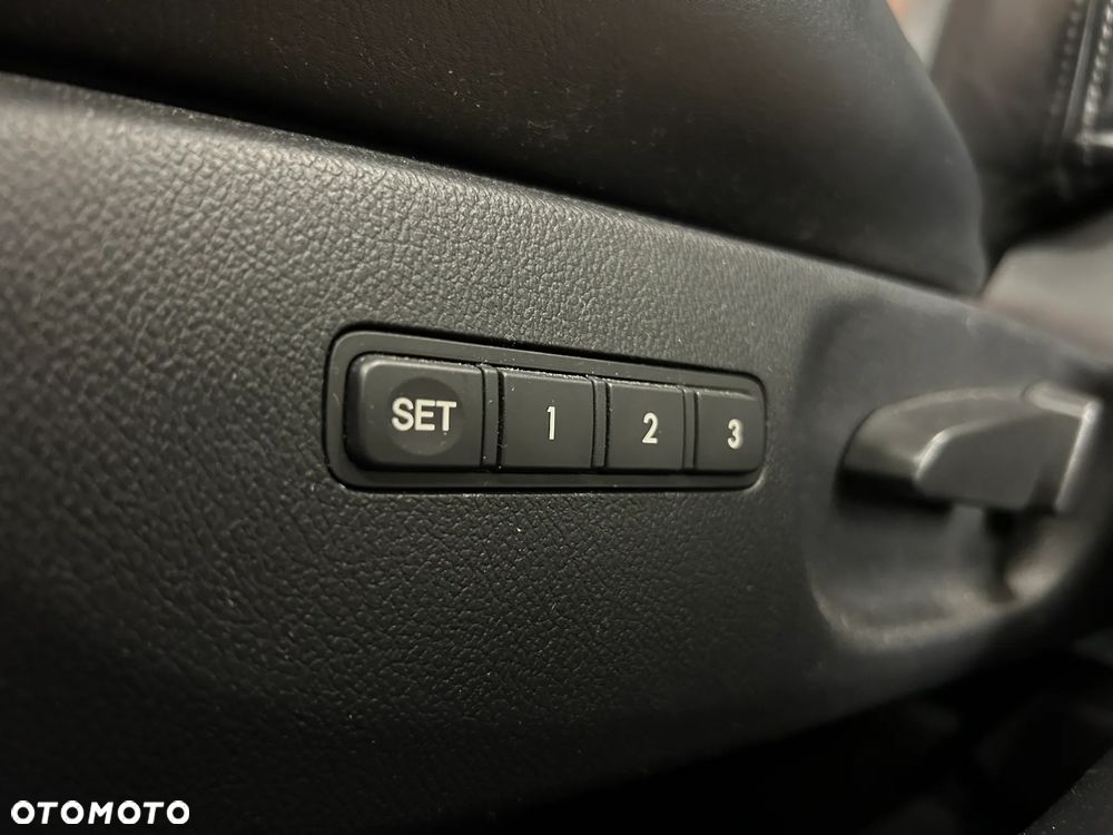 Mazda 6 2.0 Exclusive + - 32