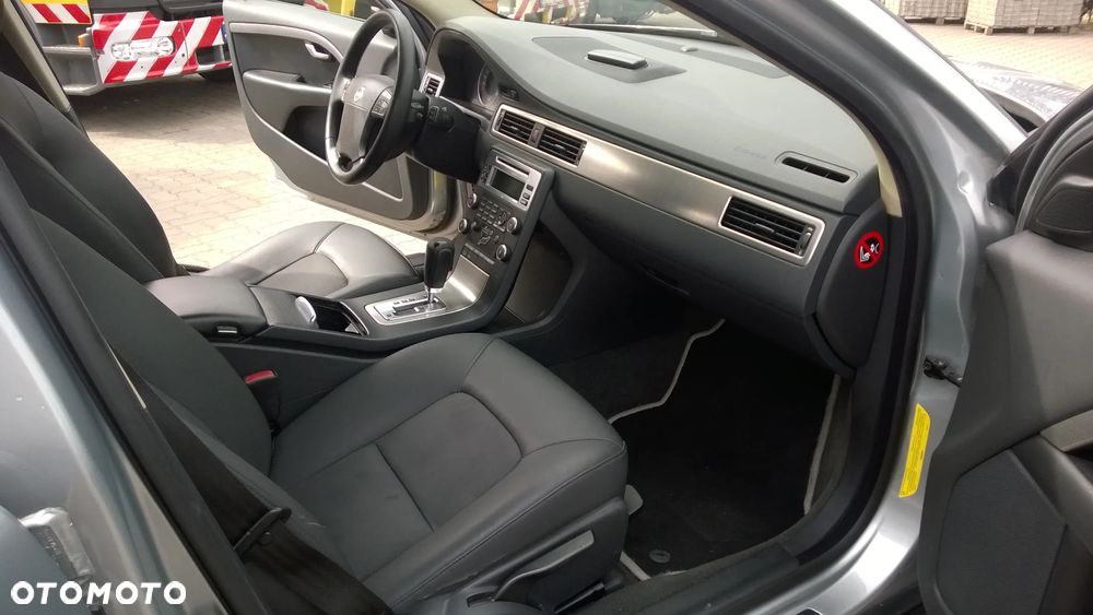 Volvo XC 70 D5 AWD Momentum - 13