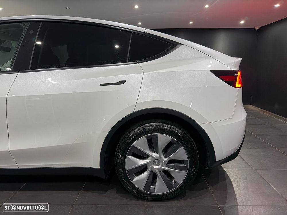 Tesla Model Y Long Range Dual Motor AWD - 6